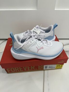 Puma Women’s Skyrocket White/Blue/Pink Sneaker | Size 6 | New in Box